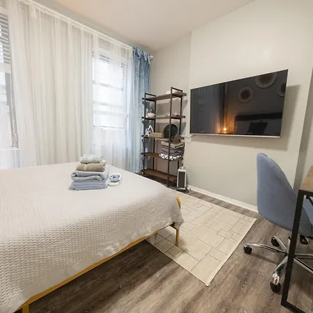 Apartment Cozy 1 Bedroom *
