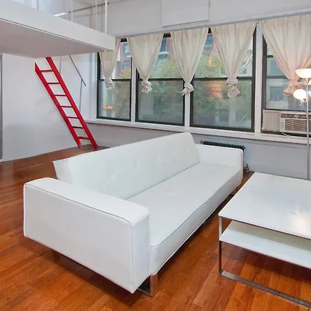 Apartment Great In Next To Time Square New York