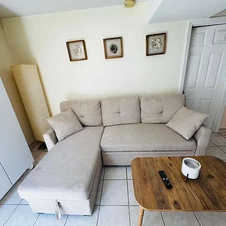 Apartment Queens Nyc Private One Bedroom Bathroom Kitchen New York
