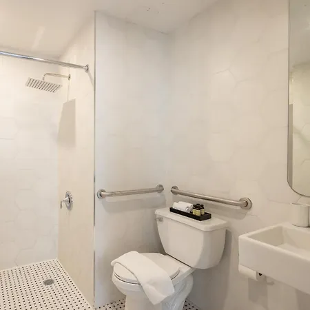 Two Bedroom Near Flatiron & Broadway Apartment