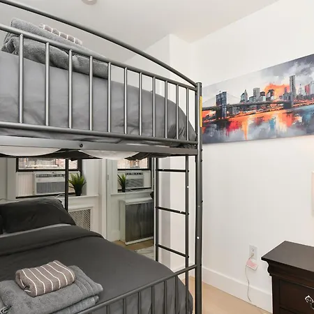 Elegant 2 Bedroom Retreat Near Park
