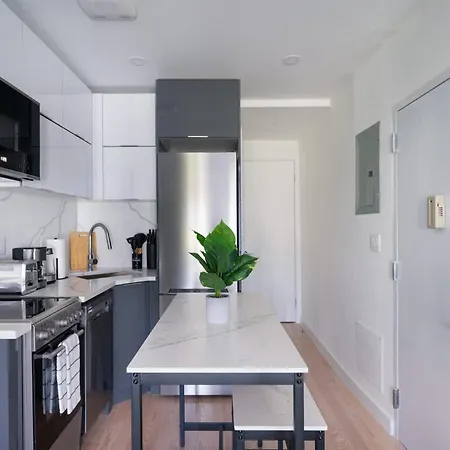 22-5c New Prime Gramercy 1br *