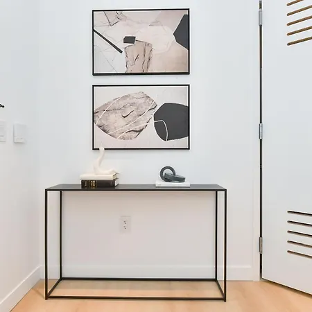 Luxury In Downtown Manhattan Skyline Views
