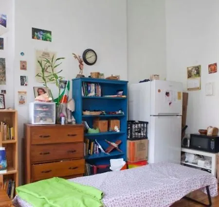 Small Budget For X'mas In Manhattan Apartment