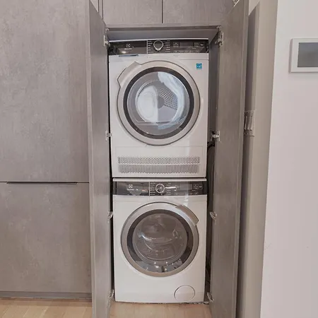 Apartment Spacious And Stylish 2bd With Washer Near Train *