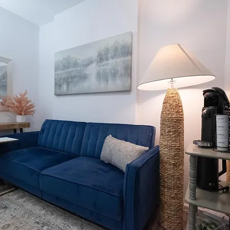 Cozy 1 Bedroom *