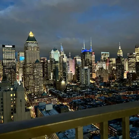 Apartment Midtown High Floor Stunning Panoramic View Corner 2br