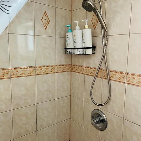 Queens Nyc Private One Bedroom Bathroom Kitchen *