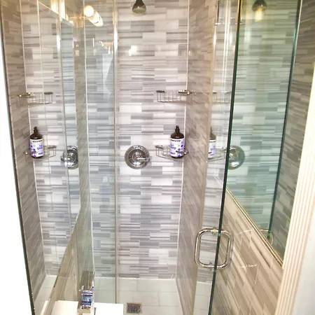 - Near Park Apartment *