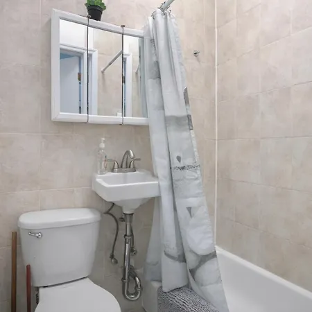 2 Bedroom Cozy Gem * New York