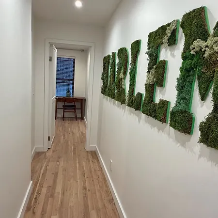 Nature Inspired Large Suite, Centrally Located Apartment New York