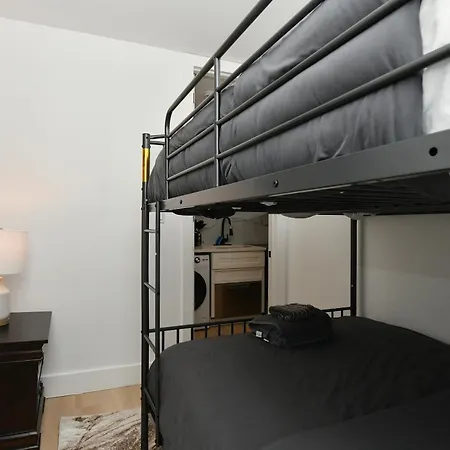 Elegant 2 Bedroom Retreat Near Park New York