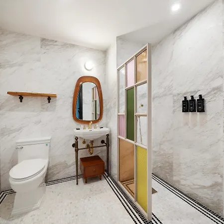 Freeman 1703 By Rove Travel - With Shared Amenities