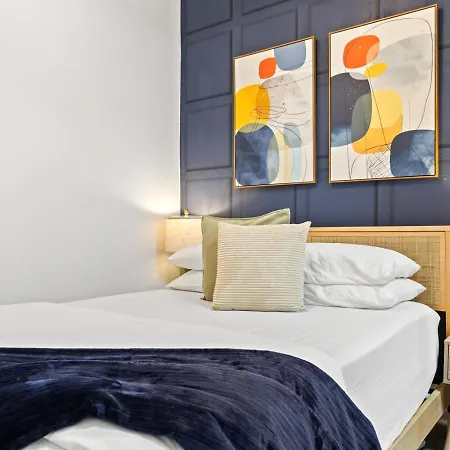 Sleek 2br In Times Square * New York