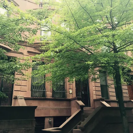 Lovely Brownstone In W Harlem 4 Bdr 3 Bath Deck Garden *
