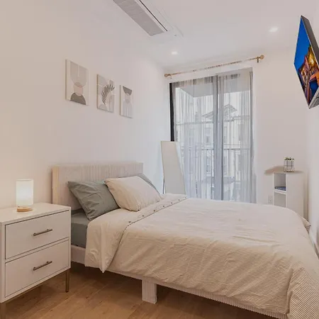 Spacious And Stylish 2bd With Washer Near Train Apartment
