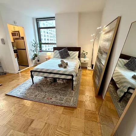 Apartment Midtown Park Ave Spacious Charming Gem Chrysler View Corner New York