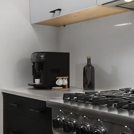 Modern 3 Bedroom In The Heart Of Downtown Brooklyn Across From Barclay's Center Apartment *