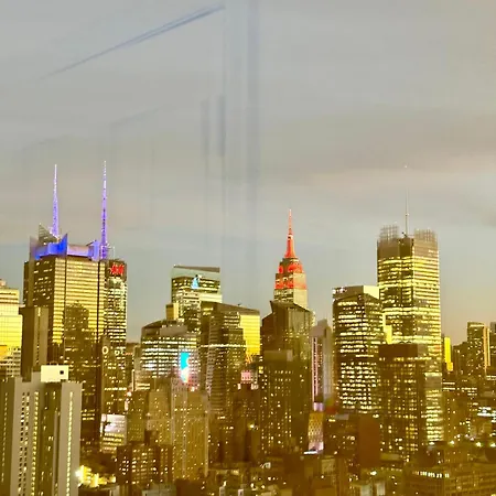 Midtown High Floor Stunning Panoramic View Corner 2br Apartment *