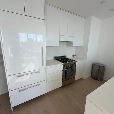 1 Stop To Midtown Spectacular Panoramic View Luxury High Rise Corner 1 Bedroom Apartment