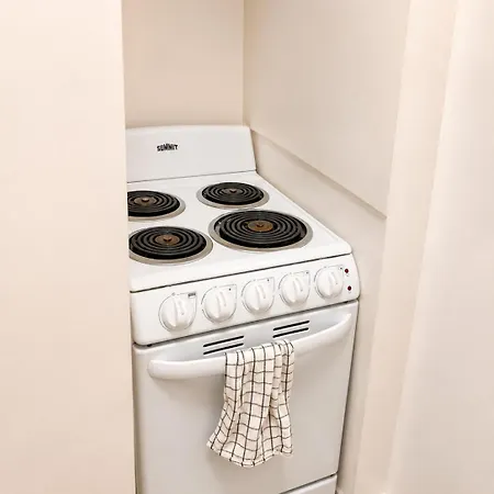 Bright Columbia Retreat - Walk To Campus & Riverside Park Apartment