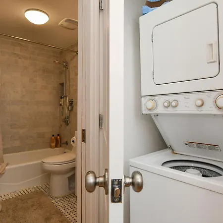 Prime West Village Hideaway - Walk Everywhere Apartment New York