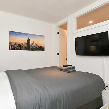 Apartment Chic 2br Steps To Park New York