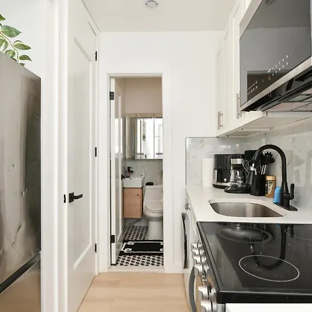 Elegant 2 Bedroom Retreat Near Park Apartment New York
