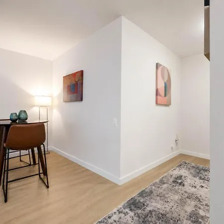 Spacious In Murray Hill *
