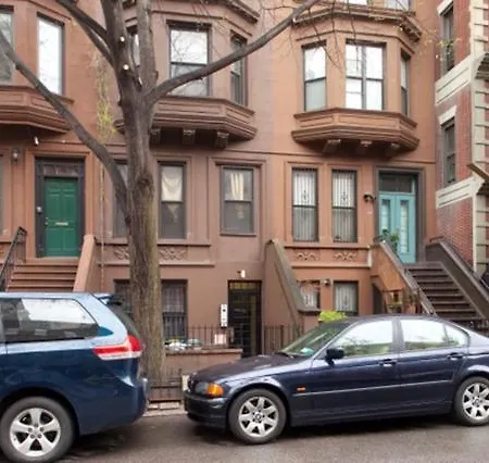Small Budget For X'mas In Manhattan Apartment