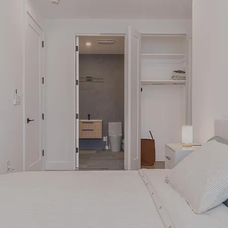 Spacious And Stylish 2bd With Washer Near Train Apartment *