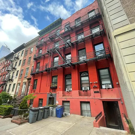 Apartment In Chelsea 9 - Shared Bathroom - 5th Floor Walk Up