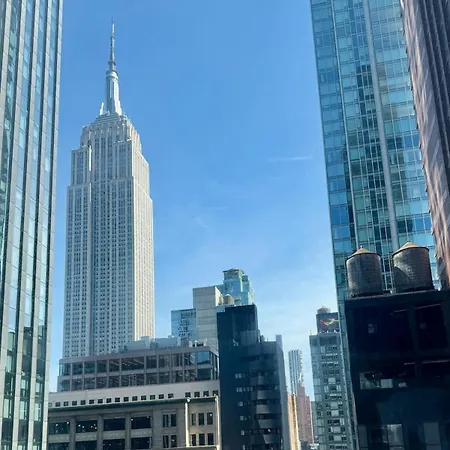 Pied-a-terre In The Sky * New York