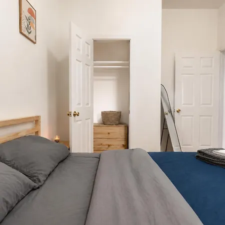 Apartment Stylish Near Airport By Train Easy Access To Manhattan *