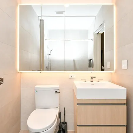 Sleek 2br Oasis In Financial District *