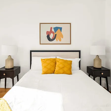 Williamsburg Gardens 3br Floor-through Unit With Private Yard Apartment New York