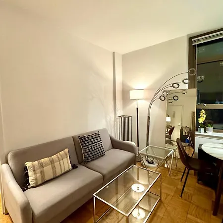 Midtown Park Ave Spacious Charming Gem Chrysler View Corner Apartment *