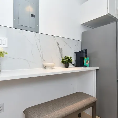 Chic 2br Steps To Park *