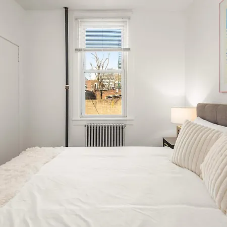 Williamsburg Gardens 3br Floor-through Unit With Private Yard Apartment *