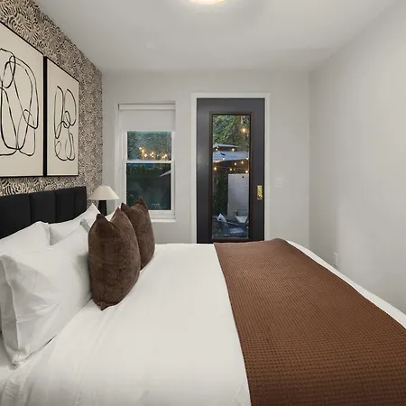 Apartment Bright And Modern Unit *