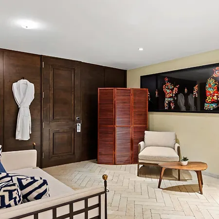 Rove Travel - Marmara Place 602 - Modern Apartment New York