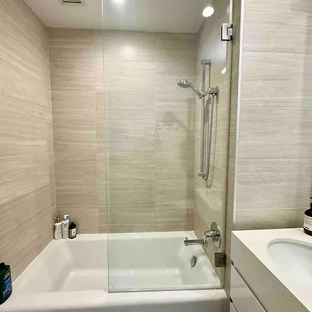 1 Stop To Midtown Spectacular Panoramic View Luxury High Rise Corner 1 Bedroom New York