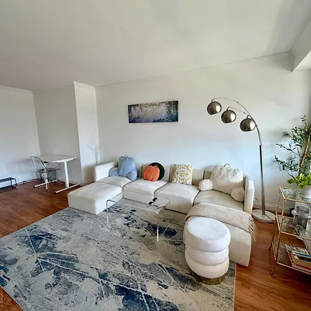 Apartment Midtown High Floor Stunning Panoramic View Corner 2br