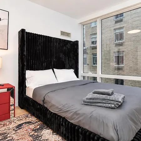 Luxury In Downtown Manhattan Skyline Views Apartment
