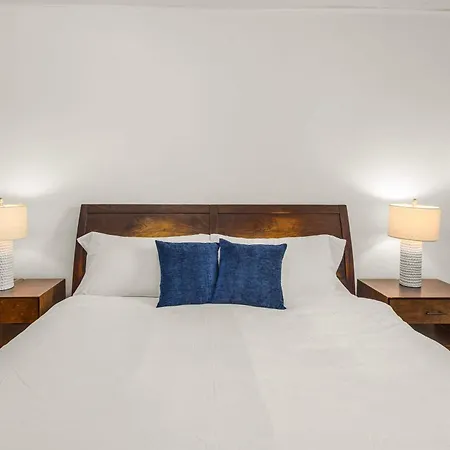 Williamsburg Gardens 3br Floor-through Unit With Private Yard Apartment New York