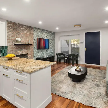 Apartment Bright And Modern Unit