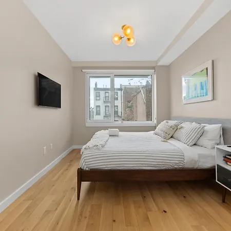 Modern 3 Bedroom In The Heart Of Downtown Brooklyn Across From Barclay's Center New York