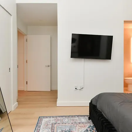 Apartment Sleek 2br Oasis In Financial District New York