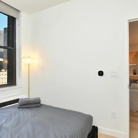 Urban Escape Bright 2br 2ba In Fidi * New York