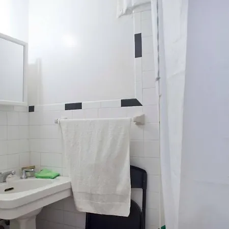 Small Budget For X'mas In Manhattan Apartment *